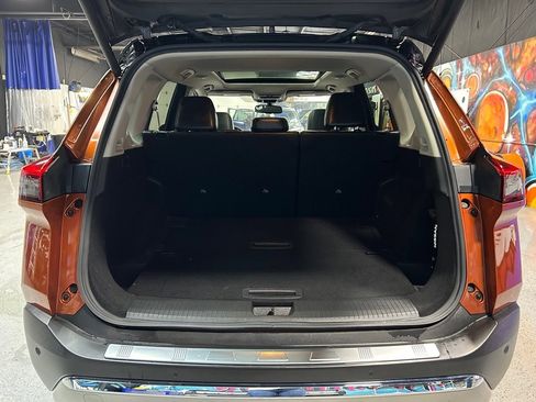 Used 2021 Nissan Rogue Platinum image 32