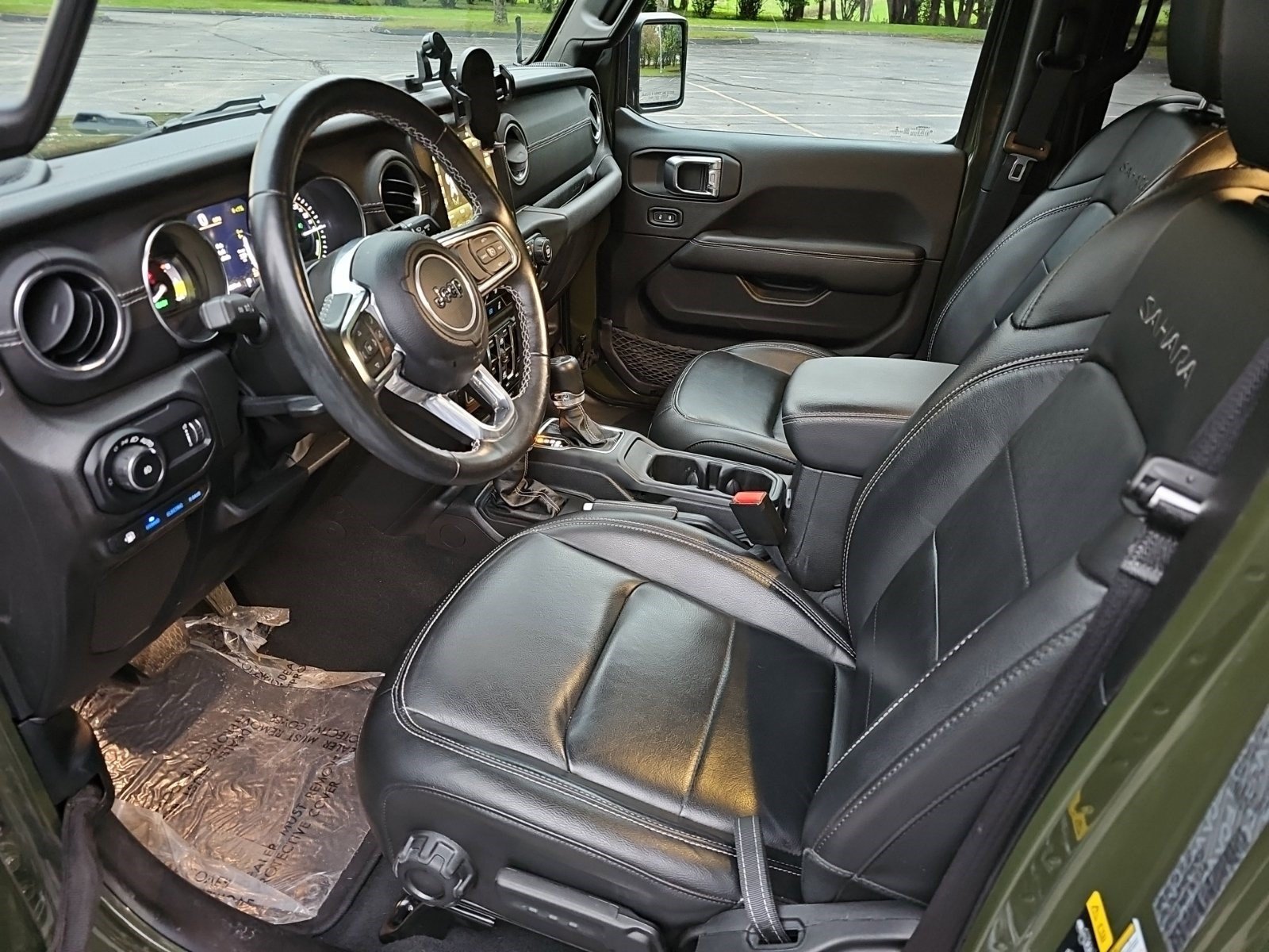 Used 2023 Jeep Wrangler Unlimited Sahara w/ Cold Weather Group AWD/4WD image 16