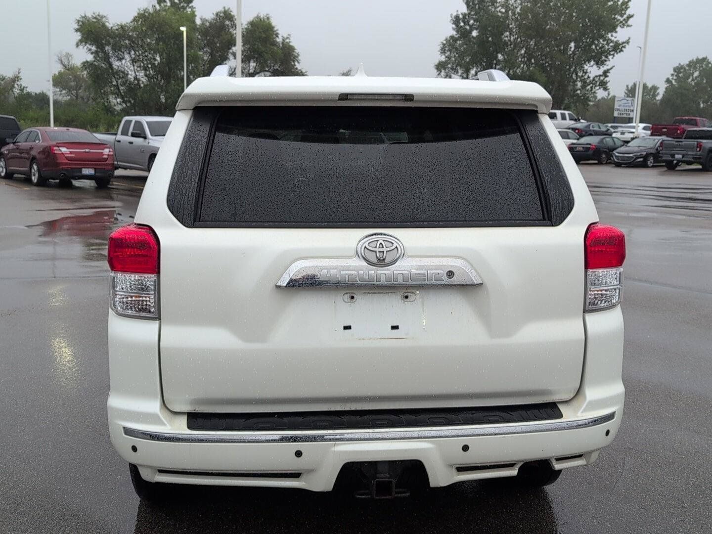 Used 2011 Toyota 4Runner SR5 w/ Premium Pkg w/Leather AWD/4WD image 4