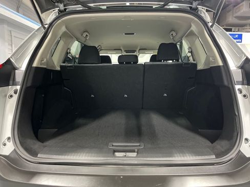 Used 2023 Nissan Rogue SV AWD/4WD image 34