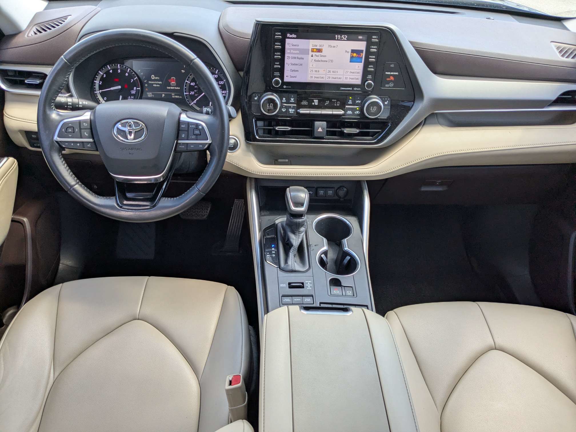 Used 2020 Toyota Highlander XLE AWD/4WD image 15