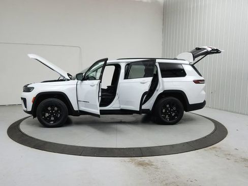 New 2026 Jeep Grand Cherokee L 4WD image 12