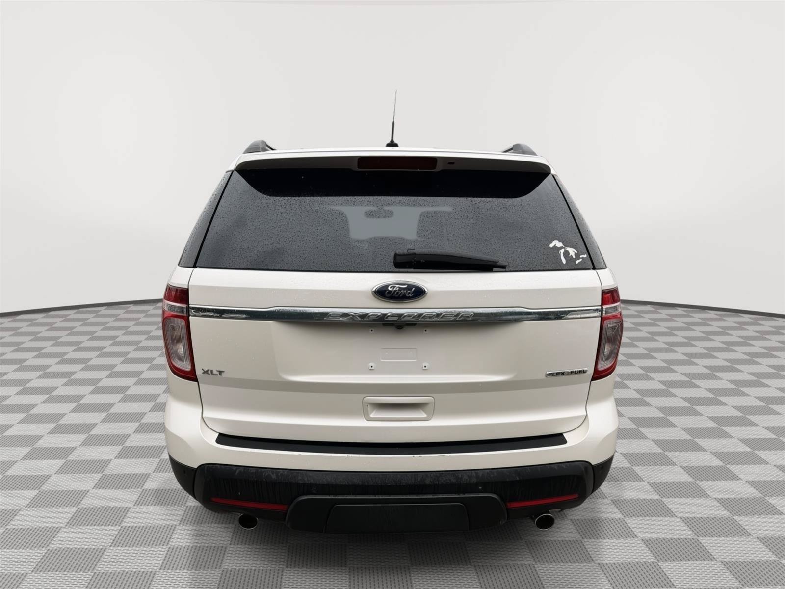 Used 2014 Ford Explorer XLT w/ Equipment Group 202A FWD image 6