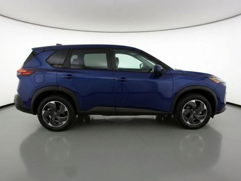 Used 2025 Nissan Rogue SV image 11