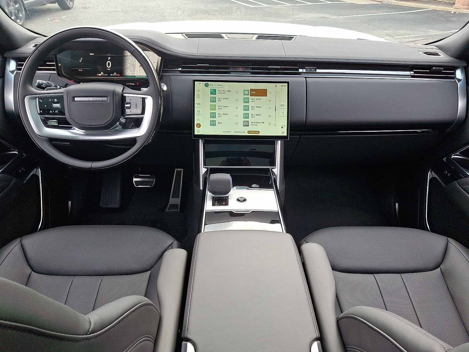 New 2026 Land Rover Range Rover SE AWD/4WD image 3