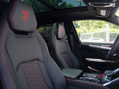 Used 2021 Lamborghini Urus AWD/4WD image 9