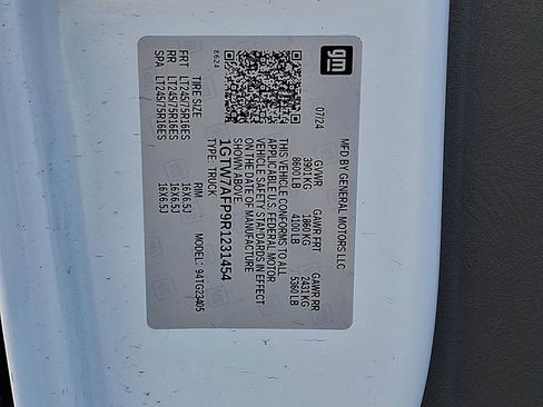 Certified 2024 GMC Savana 2500 w/ Driver Convenience Package RWD image 27