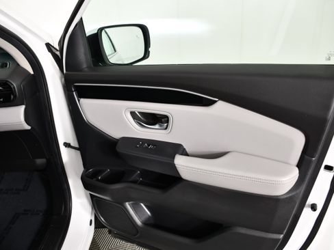 Used 2025 Honda Pilot EX-L image 41
