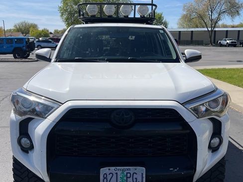 Used 2016 Toyota 4Runner SR5 AWD/4WD image 7