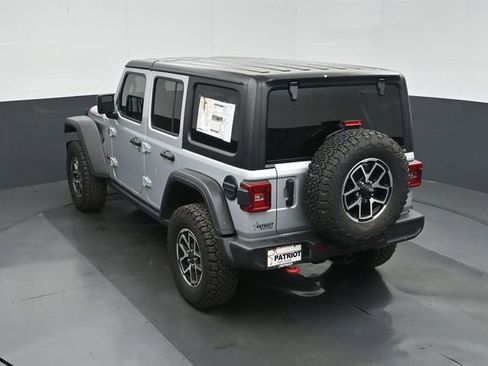 Used 2024 Jeep Wrangler Unlimited Rubicon w/ Technology Group AWD/4WD image 36