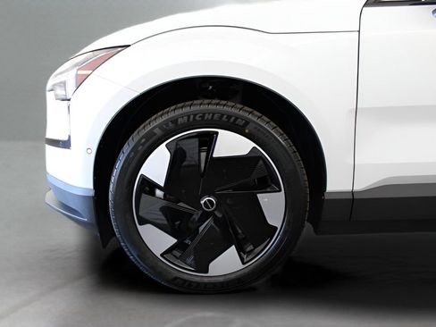 New 2026 Volvo EX30 Ultra w/ Protection Package Premier image 30