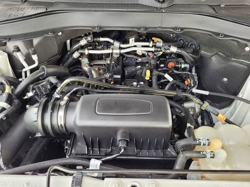 Used 2022 Ford Explorer XLT w/ Equipment Group 202A image 20