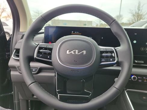 New 2026 Kia Carnival EX image 21