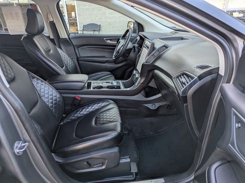 Used 2024 Ford Edge Titanium image 19