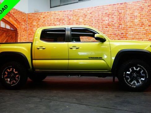 Used 2023 Toyota Tacoma TRD Off-Road w/ Technology Package AWD/4WD image 8