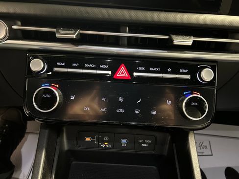 Used 2025 Hyundai Santa Cruz SEL AWD/4WD image 17
