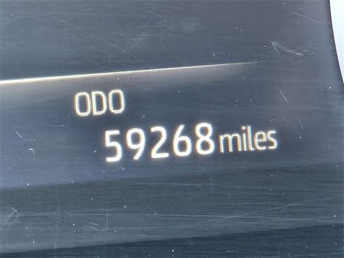 Used 2023 Toyota Highlander L image 25