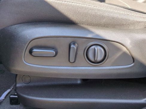 Used 2022 GMC Acadia SLE w/ Driver Convenience Package image 33