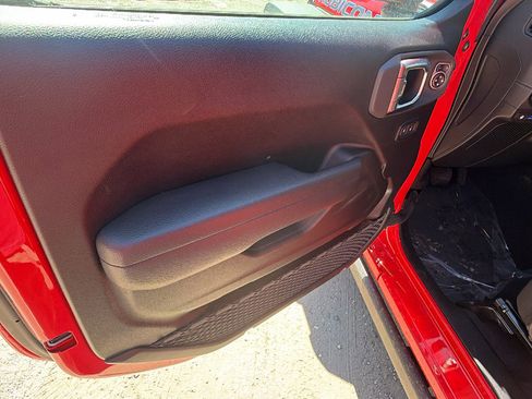 Used 2025 Jeep Wrangler Unlimited Rubicon 4xe w/ Convenience Group image 14