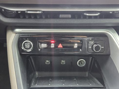 Certified 2025 Audi Q5 Premium Plus w/ Premium Plus image 22