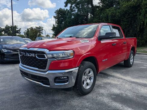 Used 2025 RAM 1500 Big Horn AWD/4WD image 7