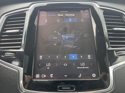 Used 2024 Volvo XC90 B5 Plus image 18