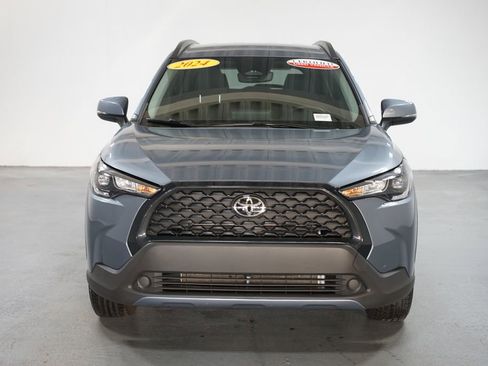 Certified 2024 Toyota Corolla Cross LE image 2