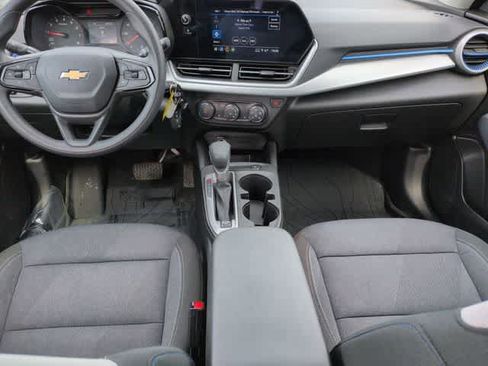 Used 2025 Chevrolet Trax LS w/ LS Convenience Package FWD image 15