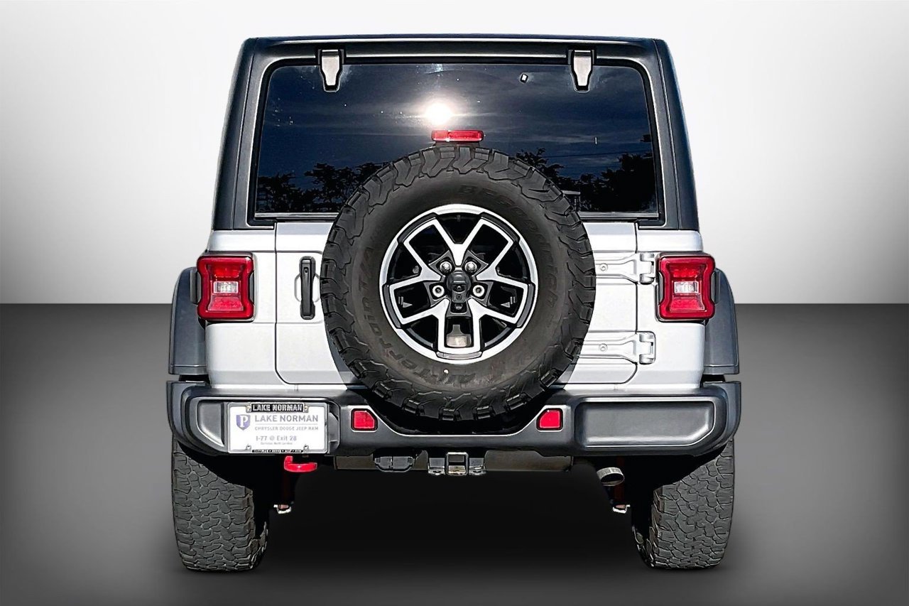 Used 2024 Jeep Wrangler Unlimited Rubicon AWD/4WD image 7