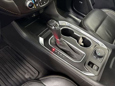 Used 2020 Chevrolet Traverse LT w/ LT Premium Package image 26