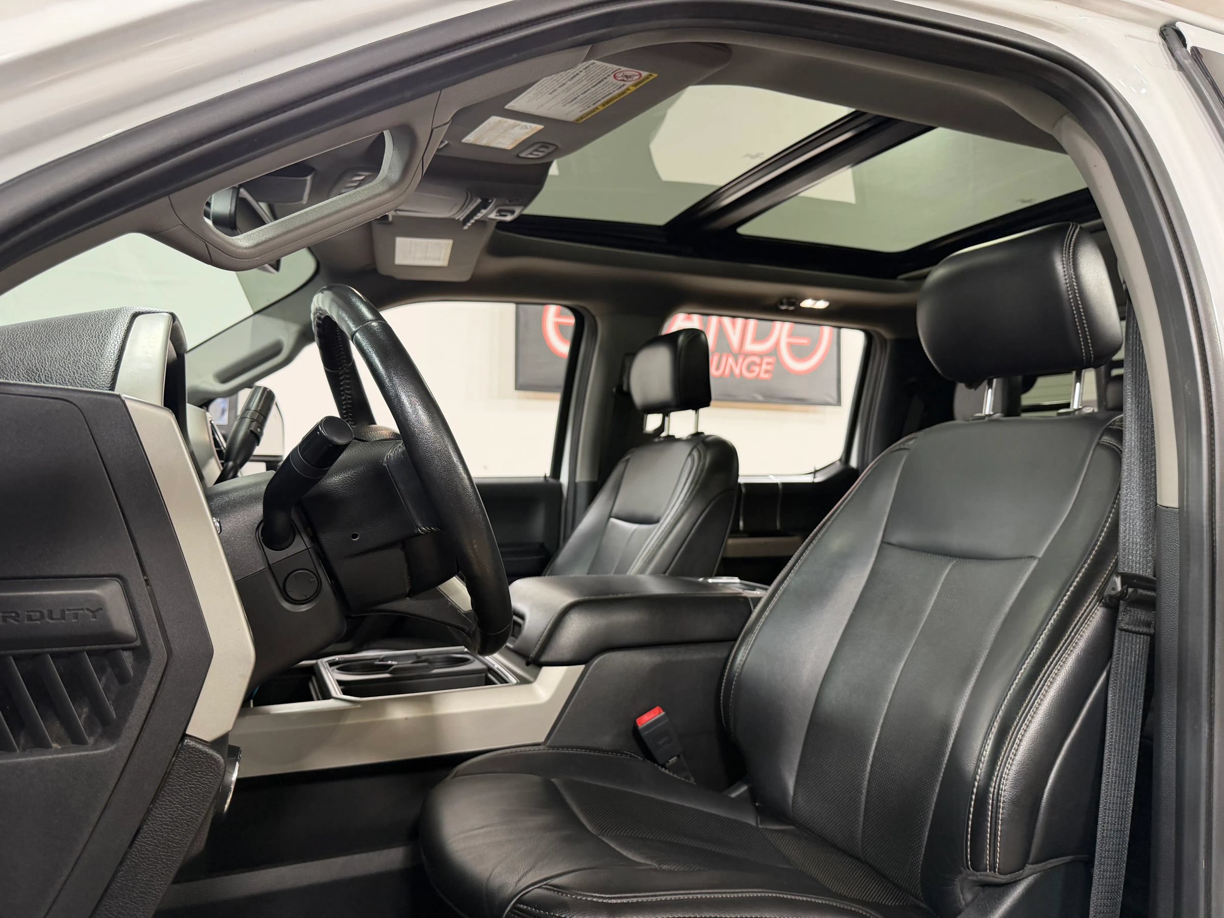 Used 2020 Ford F350 Lariat w/ Lariat Ultimate Package AWD/4WD image 20