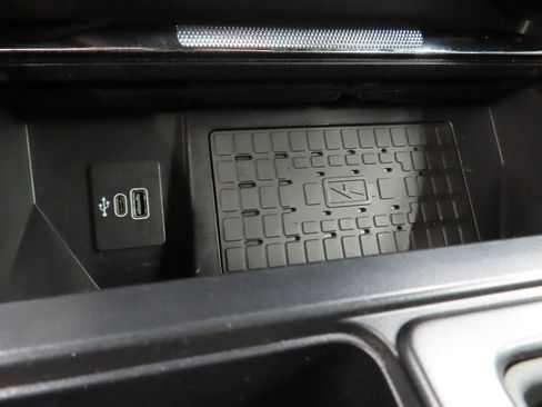 Used 2025 Ford F150 Lariat w/ Equipment Group 502A High AWD/4WD image 74