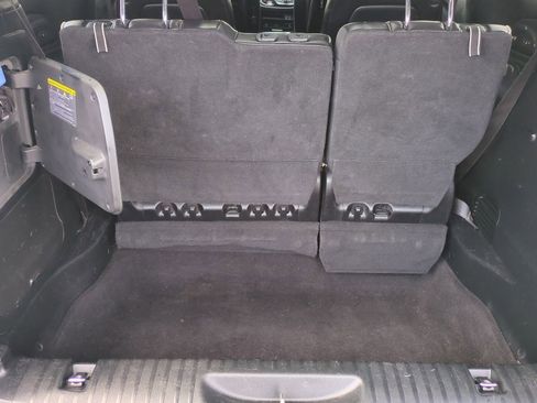 Used 2018 Chrysler Pacifica Limited image 24