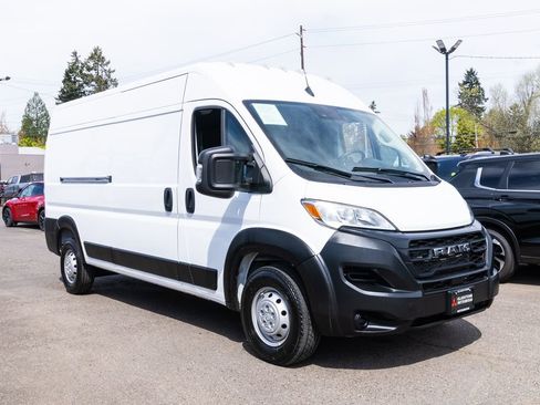 Used 2023 RAM ProMaster 2500 FWD image 1