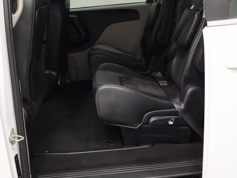 Used 2020 Dodge Grand Caravan SXT image 13