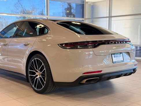 Used 2021 Porsche Panamera 4S w/ Premium Package image 15