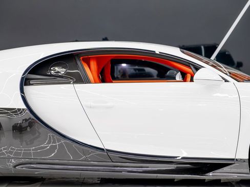 Used 2022 Bugatti Chiron Pur Sport image 13