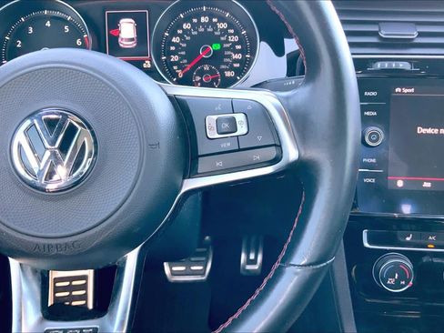 Used 2019 Volkswagen GTI SE image 23