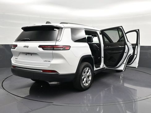 Used 2023 Jeep Grand Cherokee L Limited AWD/4WD image 33