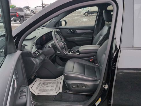 Used 2025 Buick Enclave Sport Touring image 26