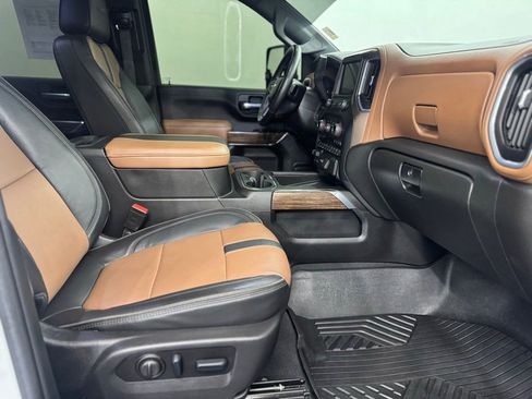 Used 2023 Chevrolet Silverado 2500 High Country w/ Z71 Off-Road Package AWD/4WD image 26