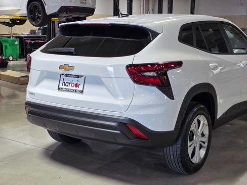 New 2026 Chevrolet Trax LS image 11