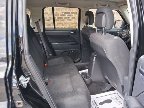Used 2017 Jeep Patriot Sport w/ Power Value Group FWD image 12