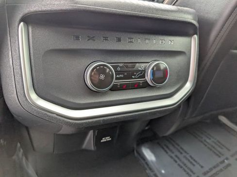 Used 2025 Ford Expedition Max Platinum AWD/4WD image 23