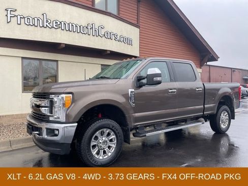 Used 2017 Ford F250 XLT w/ XLT Premium Package image 2
