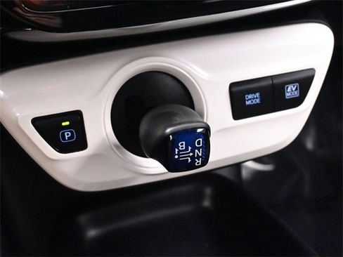 Used 2016 Toyota Prius Two image 30