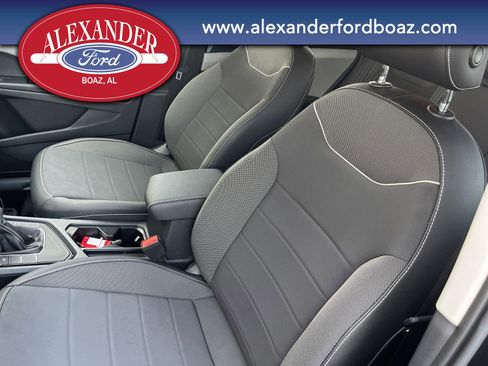 Used 2024 Volkswagen Taos SE image 10