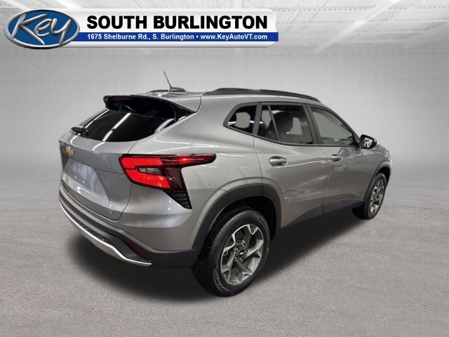 Used 2024 Chevrolet Trax LT w/ Driver Confidence Package FWD image 7