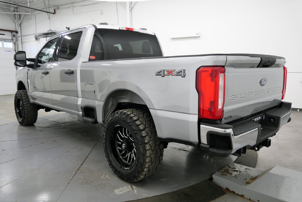 Used 2023 Ford F250 XLT AWD/4WD image 6