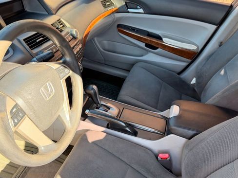 Used 2011 Honda Accord EX image 17